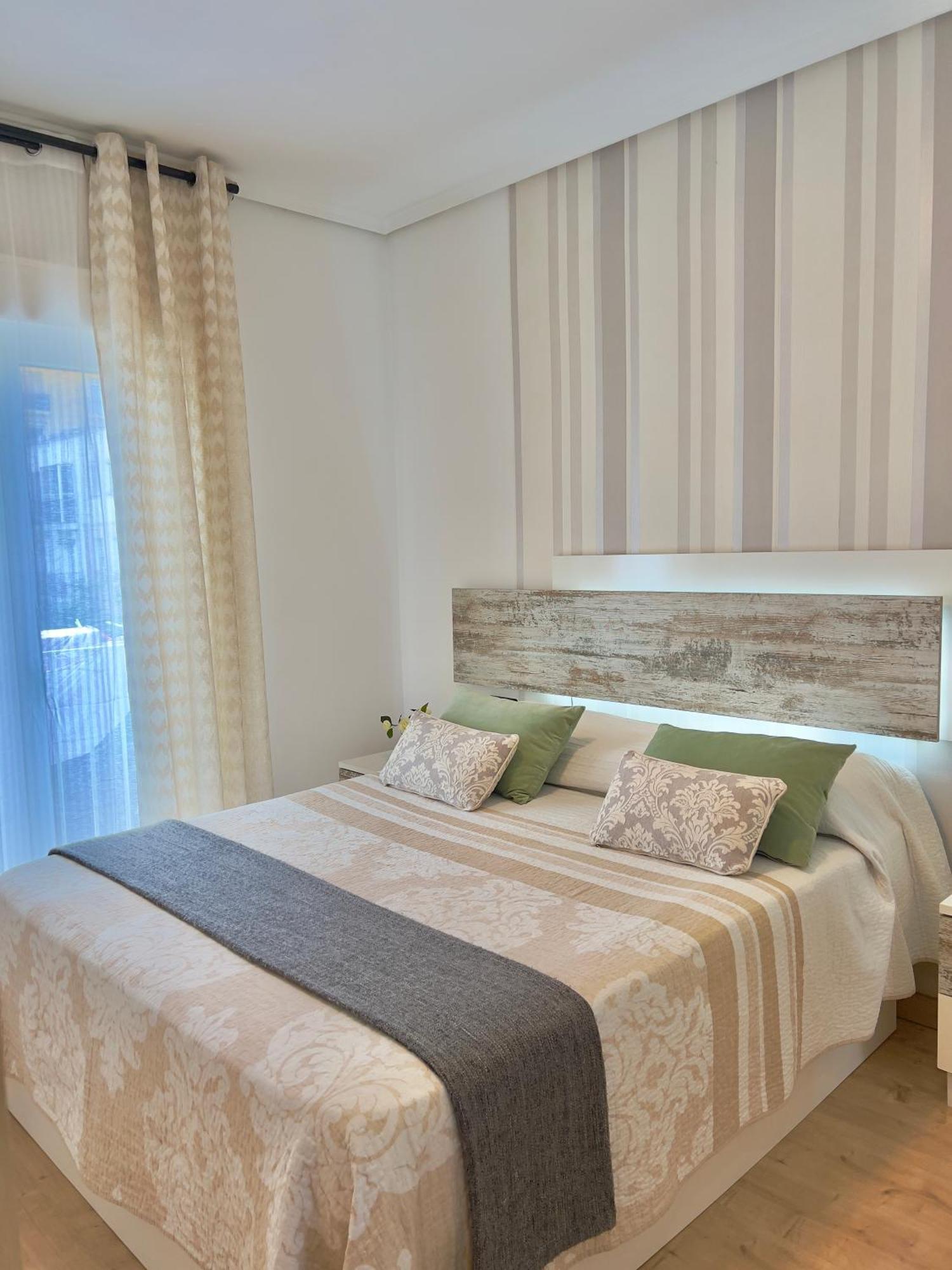 Cozy Apartment In Valencia! Wi-Fi ! Екстер'єр фото
