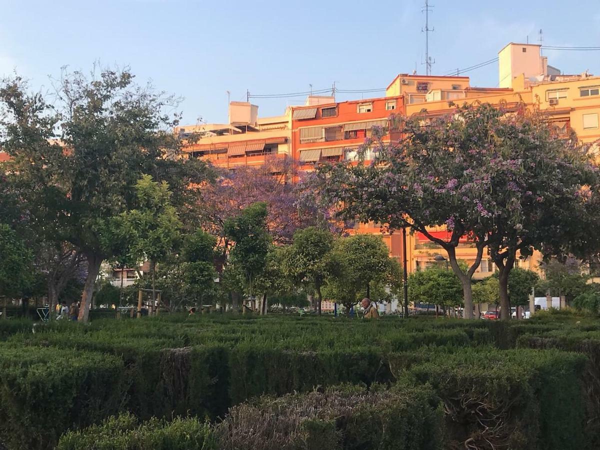 Cozy Apartment In Valencia! Wi-Fi ! Екстер'єр фото