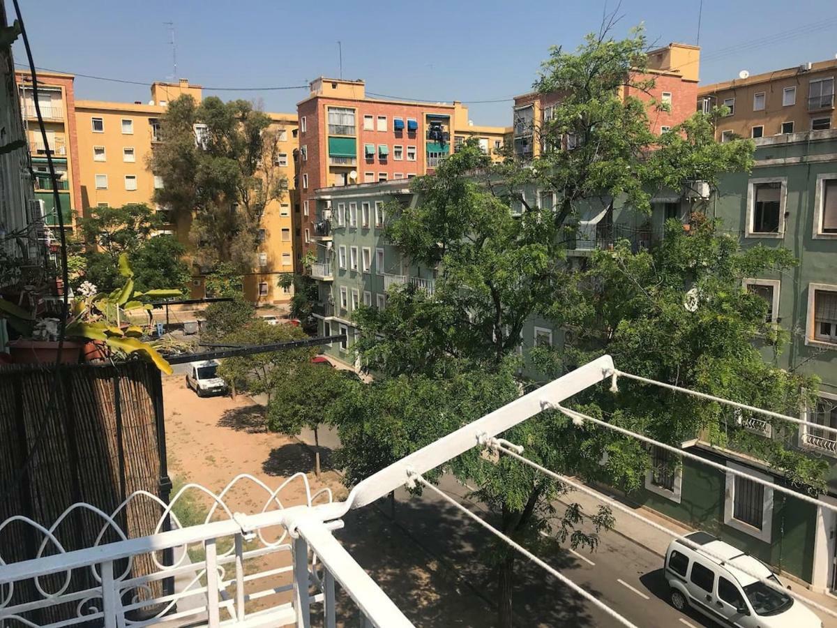 Cozy Apartment In Valencia! Wi-Fi ! Екстер'єр фото